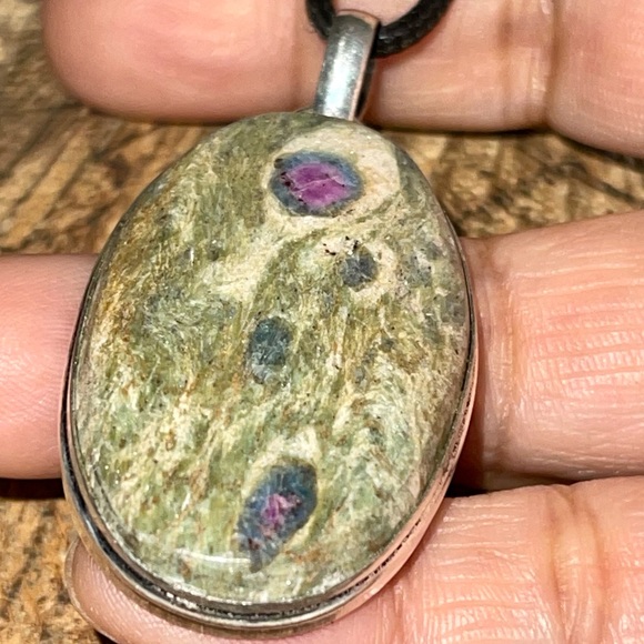 Corundum Ruby Fuchsite Pendant 2 1/4” - Picture 3 of 12